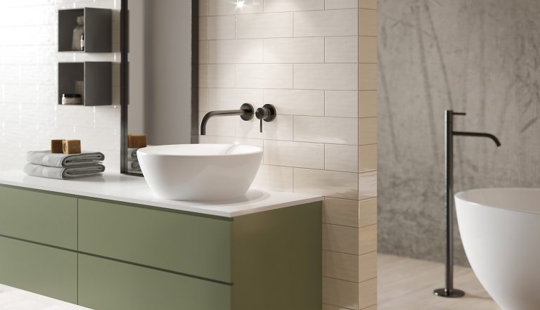 Mocne strony fachowców oferujących montaż płytek ceramicznych