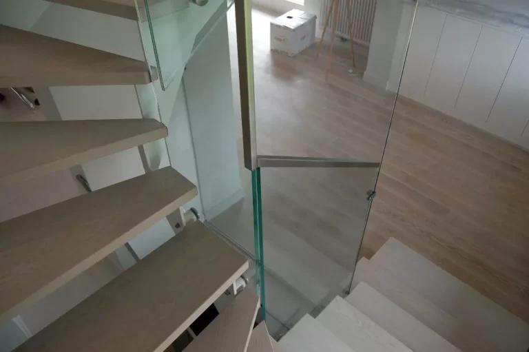 Jak dobrać idealne schody i balustrady do nowoczesnego domu?